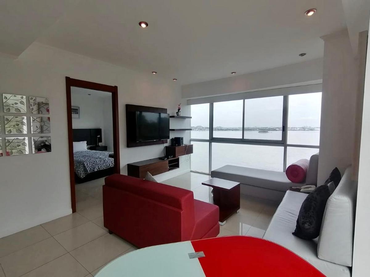 Luxury Suites River Front 瓜亚基尔 外观 照片