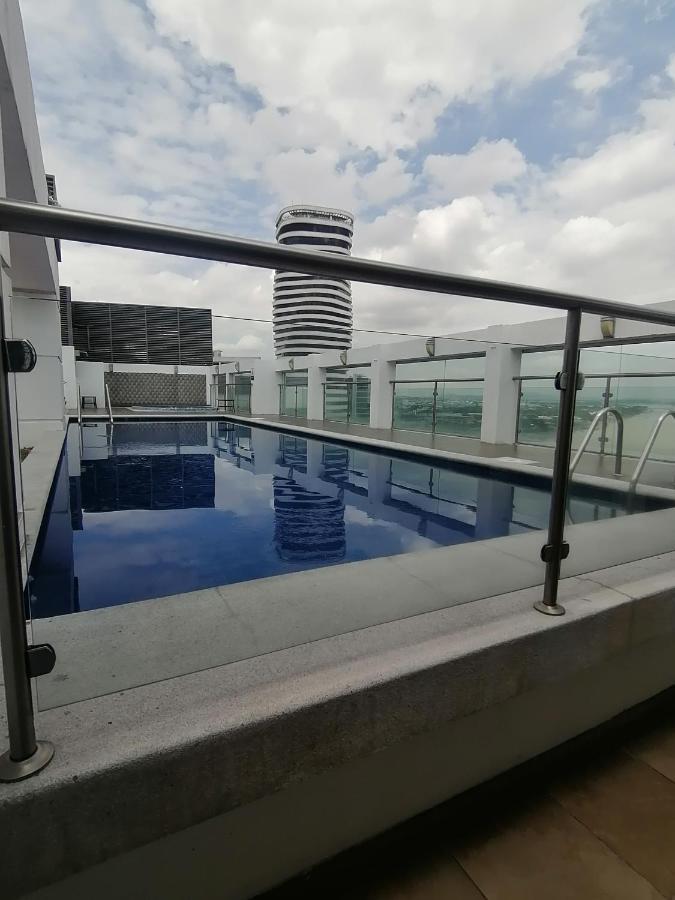 Luxury Suites River Front 瓜亚基尔 外观 照片
