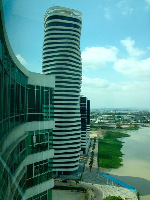Luxury Suites River Front 瓜亚基尔 客房 照片